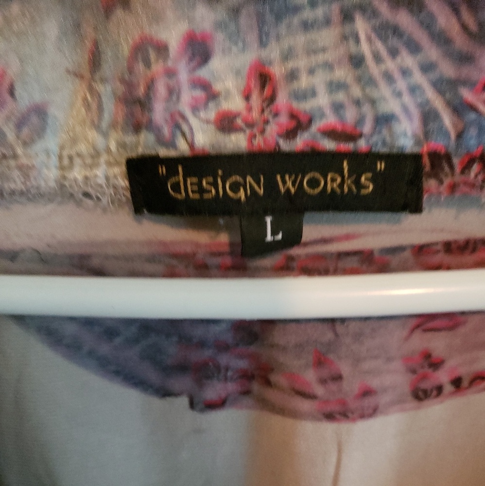Shirt - Picture 4 of 6